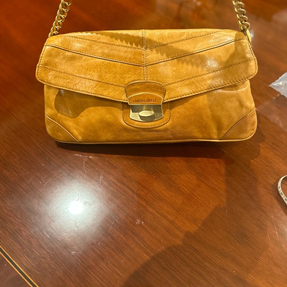 Beautiful leather camel EUC Charles David bag - Picture 5 of 7